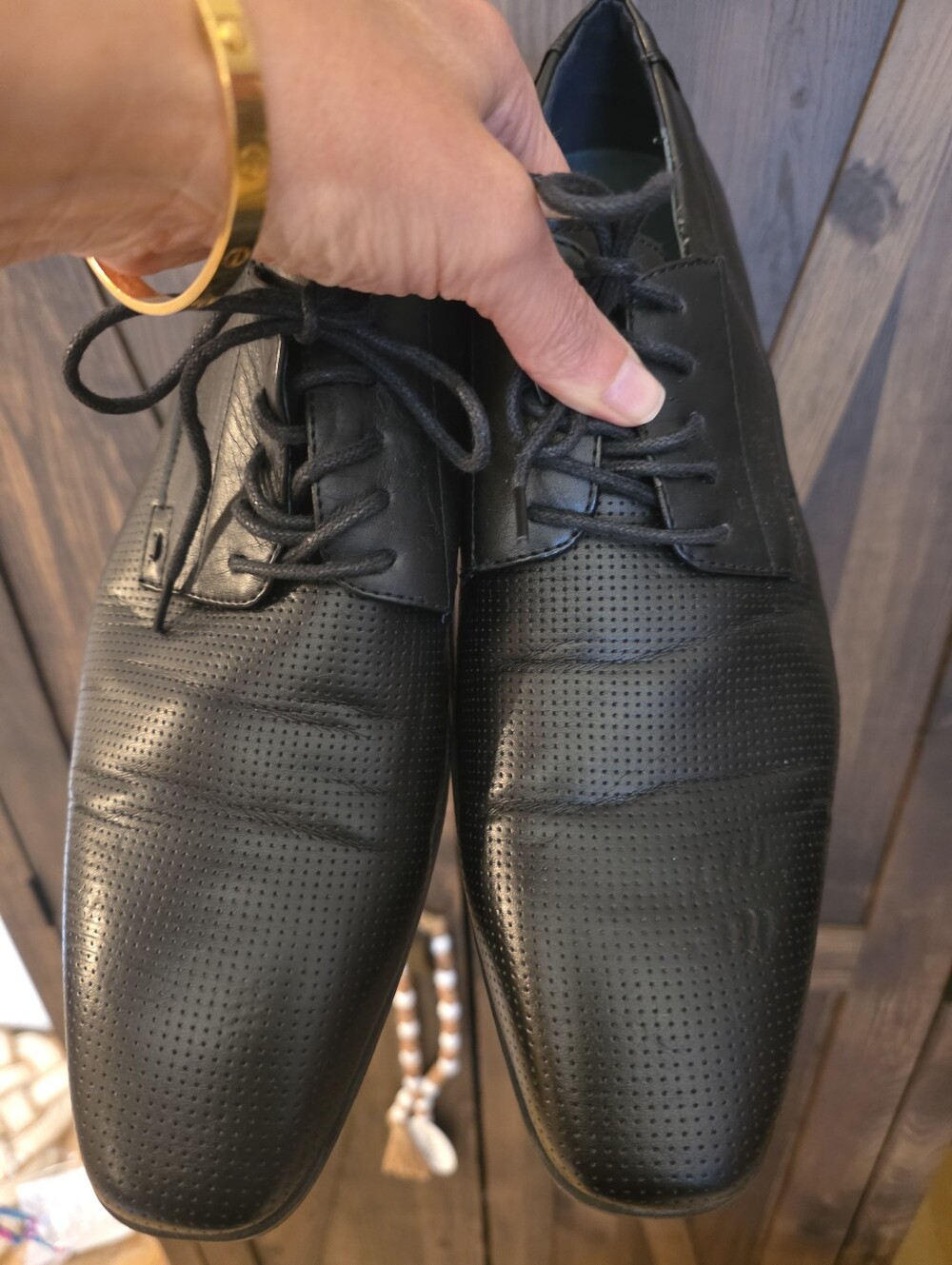 Steve Madden Black Perforated Leather Lace-Up Oxfords